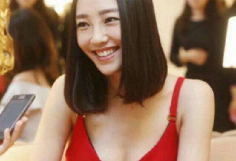 白百何真空露酥胸