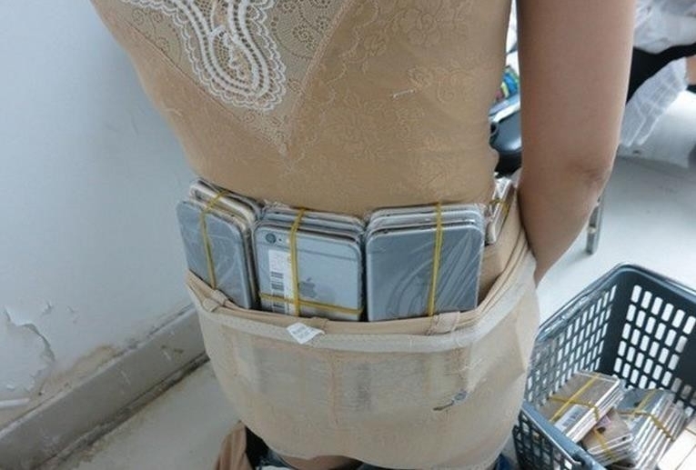 海关截获最强走私女