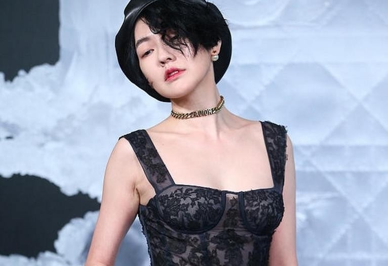 小s大浓妆全身透视