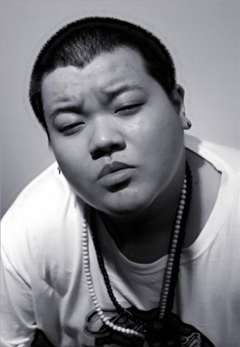 她曾夺赵本山初吻与刘晓庆撕X隐退被死亡 现儿子进娱乐圈