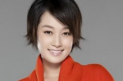 马伊琍参观兵马俑 带着老人和孩子了解古代历史