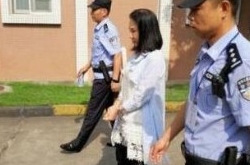 老赖整容成少女 年近60岁整容成青春少女模样