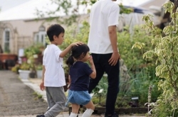 鄧超“小公舉”喊要拉黑粉絲 曬兒子等等對妹妹