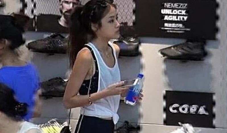 张学友16岁女儿近照