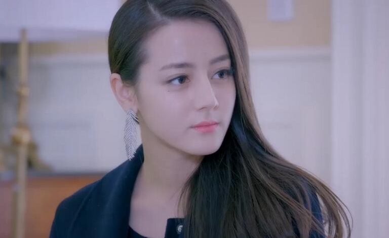 鹿晗迪丽热巴恋情是真的吗？