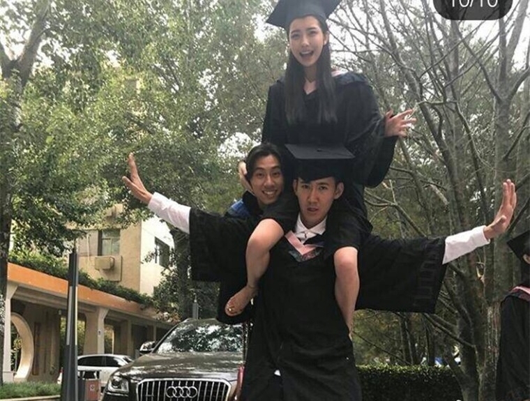 豆得儿晒毕业照