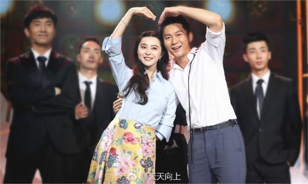 范冰冰李晨天天向上秀恩怨一件衣服藏心机 喊话要跟黑暗对峙