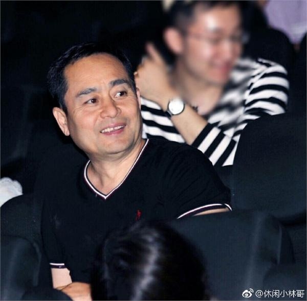 杨幂爸爸晒16岁侄女杨尤拉中考成绩 仅扣13分吐槽幂幂弱爆了