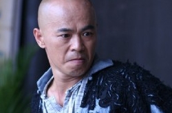 鬼脚七收割机为扇李连杰耳光大哭 不敢下手打李