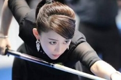 潘晓婷胸碰到球被判犯规 胸大也是一种过错