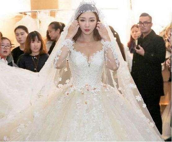 柳岩自曝感情受挫男友很久都不敢说分手 原因有些让人心疼