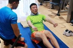 孙红雷霹雳舞视频曝光 帅雷雷曾经是东北舞王