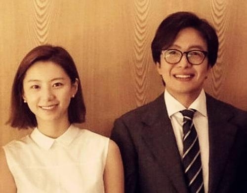 裴勇俊妻子怀二胎去年底才生下儿子 或与全智贤前后产子