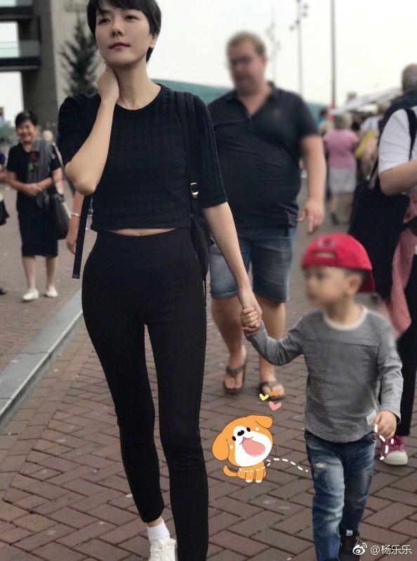 汪涵儿子小沐沐长大了颜值像妈妈 杨乐乐这身材也是厉害了