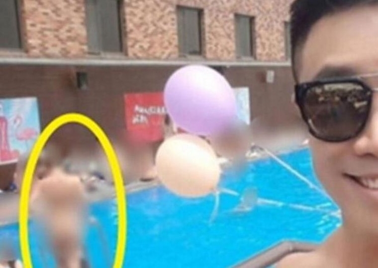 李钟勋偷拍泳装女郎