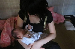 23岁女子当上奶奶 儿媳妇是她的昔日同窗