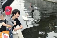 汪涵儿子小沐沐长大了颜值像妈妈 杨乐乐这身材
