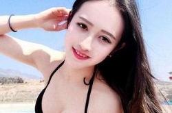男生扮女装进泳池 意欲偷窥美女
