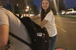 林允搭上了卓伟的顺风车 卓伟难得洗白一次