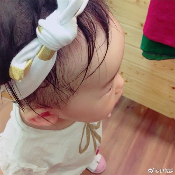 女儿被骂丑伊能静再怼网友：贴着佛像骂我孩子 那就该点化你