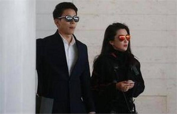 44岁李冰冰晒照惊呆网友 与小16岁男友恋爱后越来越年轻
