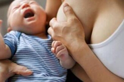 长沙市民哺乳时遭遇尴尬 被一6岁男孩拍照