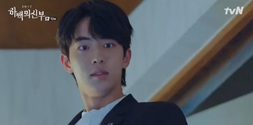 河伯看见了申后羿抓着尹素儿