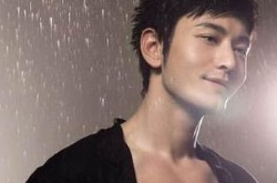 黄晓明的6块腹肌不见了 昔日精壮身材只剩白嫩小