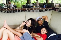 温碧霞走出婚变 与丈夫合体甜蜜秀恩爱