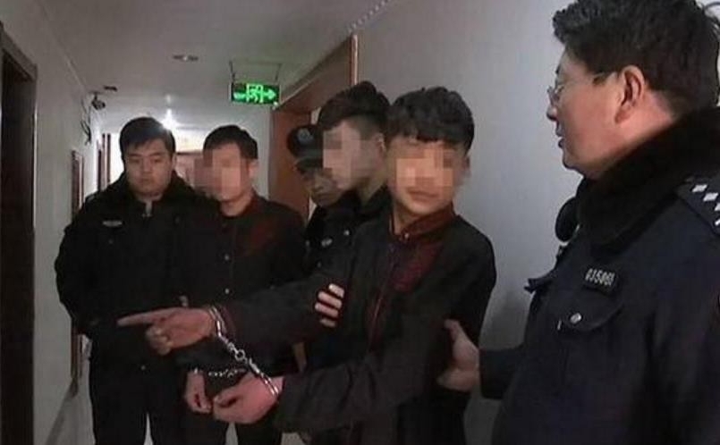 15岁少女惨遭5人轮奸