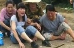 4岁失踪女童被发现埋在施工路面 现场照让人心疼