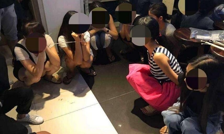 美女酒托钓网友