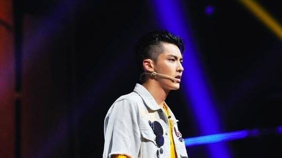 吴亦凡哭了