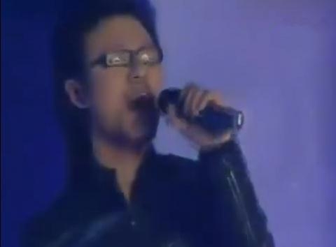 汪峰演唱会又破音一开口就笑倒台下观众 但这次他学乖了