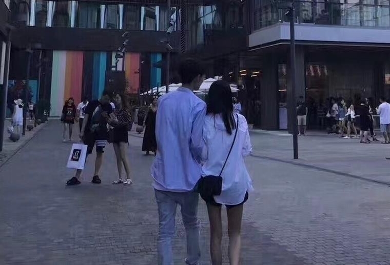 豆得儿牵帅哥