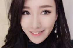 郭少女友随薛之谦录节目 马阳阳前凸后翘身材好