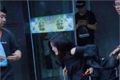 谢娜伤后晒自拍淡妆出镜称想念大家 何炅回的