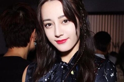 杨幂旗下四美同框 颜值都高为什么只有娜扎一个