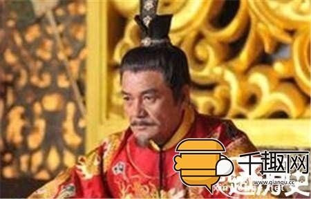 古代出门拜亲访友不轻松：竟然也要脱袜入室