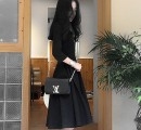 秋季小黑裙配什么颜色包包 黑色连衣裙配什么颜