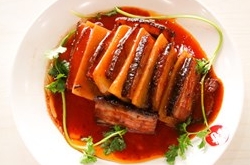 东坡肉的正宗做法 正确选料有讲究