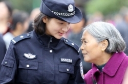 女警朋友圈走红 网友：看完我都想变成女警小姐