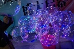 网红气球真的爆炸了 致4个人炸进了医院