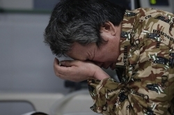 父亲含泪捐献6岁男童遗体 网友：隔着屏幕都能感