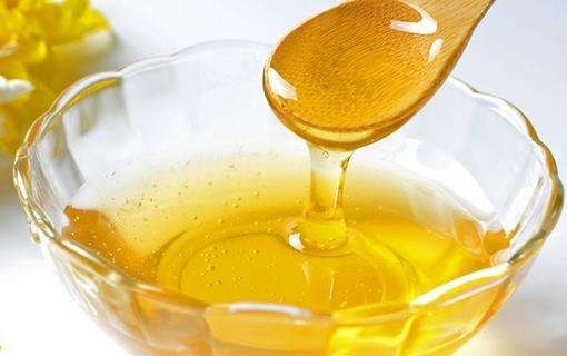 喝蜂蜜水的好处 保护视力美容养颜