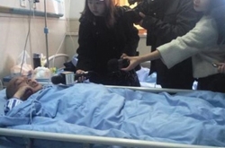 成都男子卧床玩手机致截瘫 你还敢长时间玩手机