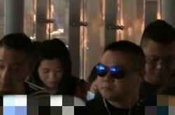 岳云鹏被曝夜会辣妹 工作人员：完全造谣