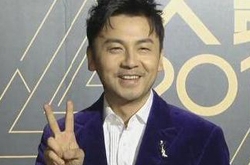 雷佳音走红毯瑟瑟发抖 跻身红毯四巨头之一