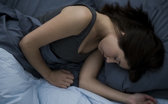 睡觉时身体突然抖一下是什么原因 原来是身体这里出了问题