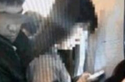 男子公交摸漂亮女生 被姑娘霸气拽下车
